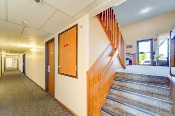 Foto van Queensize bed|Smk|Kingdom City, MO - Vakantiehuis in Kingdom City, MO - HallReception