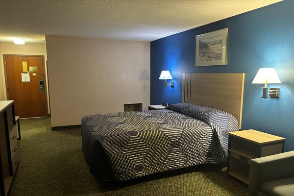 Foto van Queen Bed Niet Roken - Vakantiehuis in Marysville, KS - BedRoom