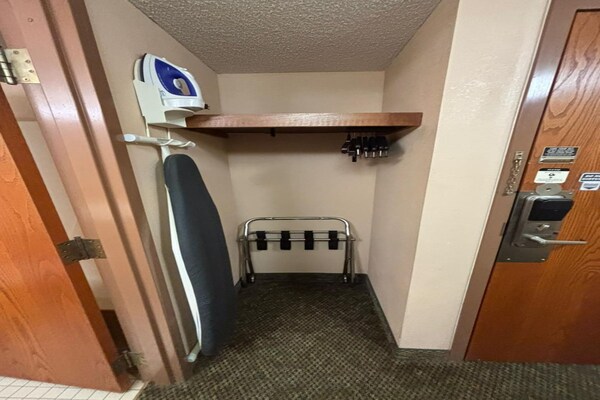 Foto van Queen Bed Niet Roken - Vakantiehuis in Marysville, KS - BathRoom