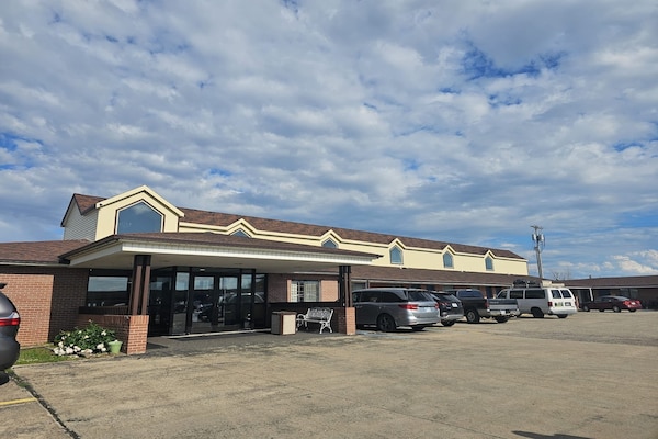 Foto van Queen Bed Niet Roken - Vakantiehuis in Marysville, KS - parking