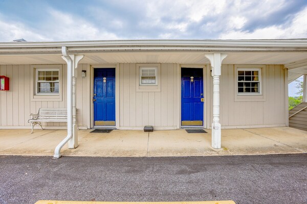 Foto van Queen Bed Niet Roken - Vakantiehuis in Natural Bridge, VA - ExteriorSummer