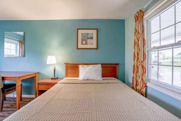 Foto van Queen Bed Niet Roken - Vakantiehuis in Natural Bridge, VA - BedRoom