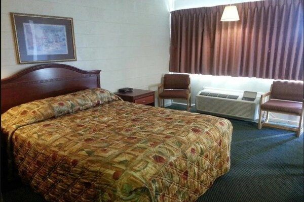 Foto van Queen Bed Niet Roken - Vakantiehuis in Natural Bridge, VA - BedRoom