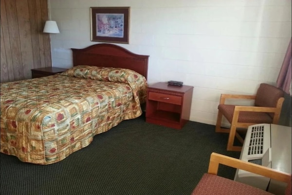 Foto van Queen Bed Niet Roken - Vakantiehuis in Natural Bridge, VA - BedRoom
