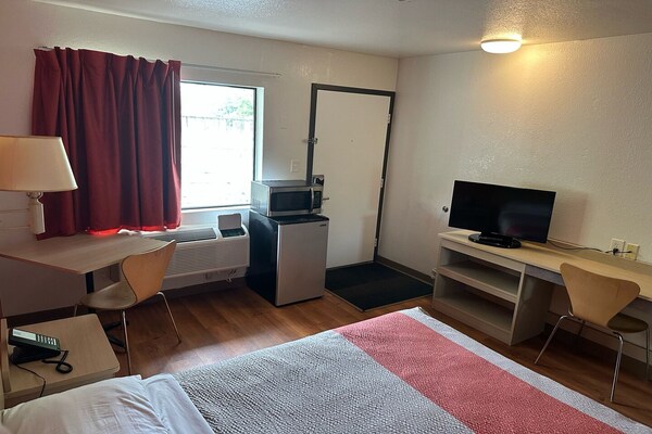Foto van Queensize bed|Smk|New Cumberland, PA - Vakantiehuis in New Cumberland, PA - BedRoom