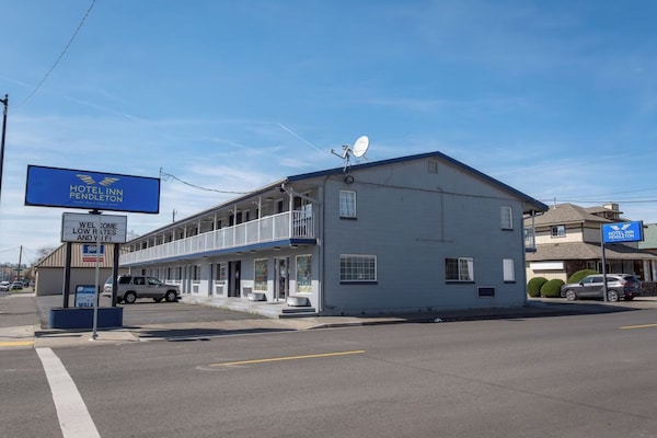 Foto van Queen Bed Niet Roken - Vakantiehuis in Pendleton OR - ExteriorSummer