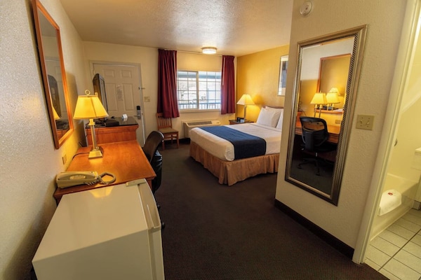 Foto van Queen Bed Toegankelijk Niet Roken - Vakantiehuis in Pendleton OR - BedRoom