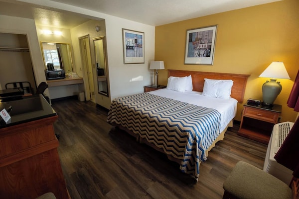 Foto van Queen Bed Toegankelijk Niet Roken - Vakantiehuis in Pendleton OR - BedRoom