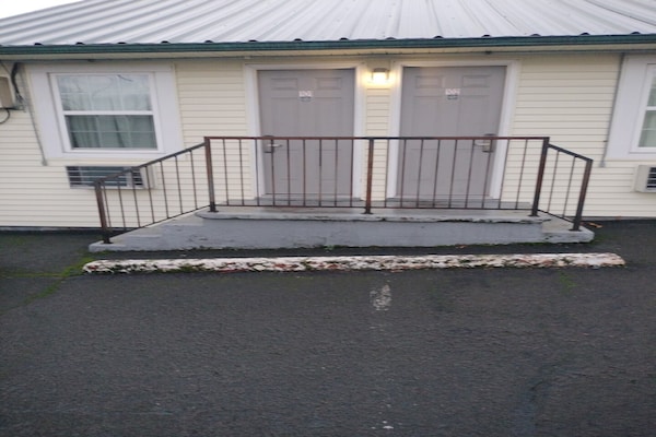 Foto van Queensize bed | Smk | Portland OR - Vakantiehuis in Portland OR - ExteriorSummer