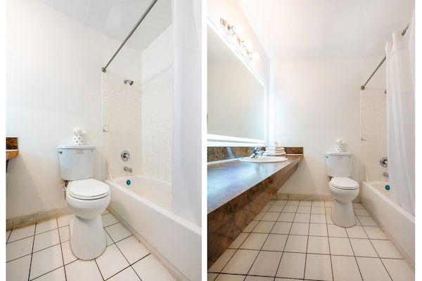 Foto van Tweepersoonsbed (queensize) | Rookvrij - Vakantiehuis in Portland OR - BathRoom