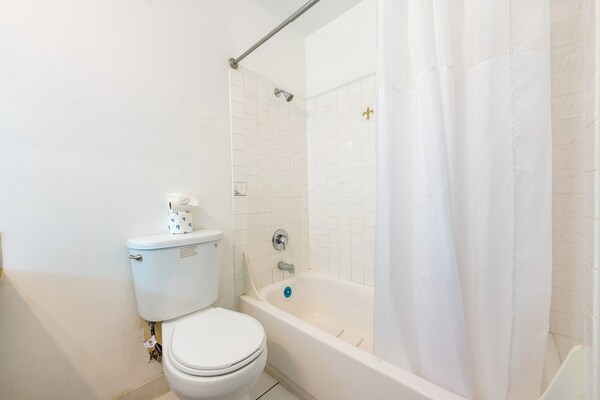 Foto van Tweepersoonsbed (queensize) | Rookvrij - Vakantiehuis in Portland OR - BathRoom