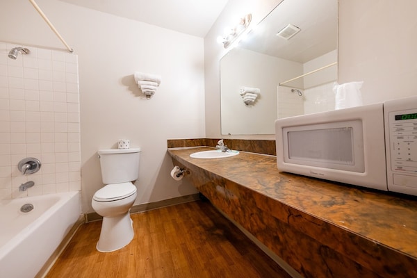 Foto van Tweepersoonsbed (queensize) | Rookvrij - Vakantiehuis in Portland OR - BathRoom