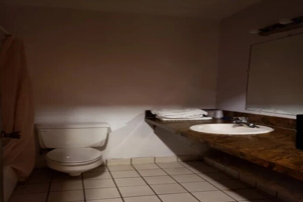 Foto van Tweepersoonsbed (queensize) | Rookvrij - Vakantiehuis in Portland OR - BathRoom