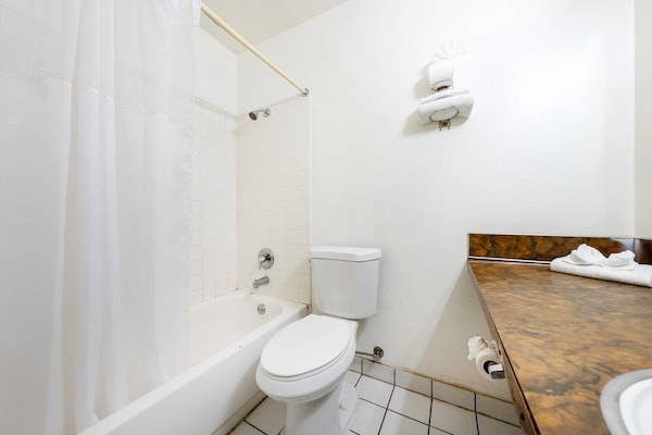 Foto van Tweepersoonsbed (queensize) | Rookvrij - Vakantiehuis in Portland OR - BathRoom