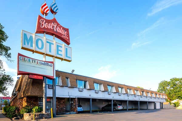 Foto van Tweepersoonsbed (queensize) | Rookvrij - Vakantiehuis in Portland OR - ExteriorSummer