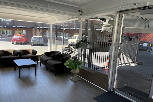 Foto van 2 Dubbele Bedden Niet Roken Met Studio - Vakantiehuis in Portland OR - FloorPlan