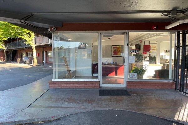 Foto van 2 Dubbele Bedden Niet Roken Met Studio - Vakantiehuis in Portland OR - HallReception