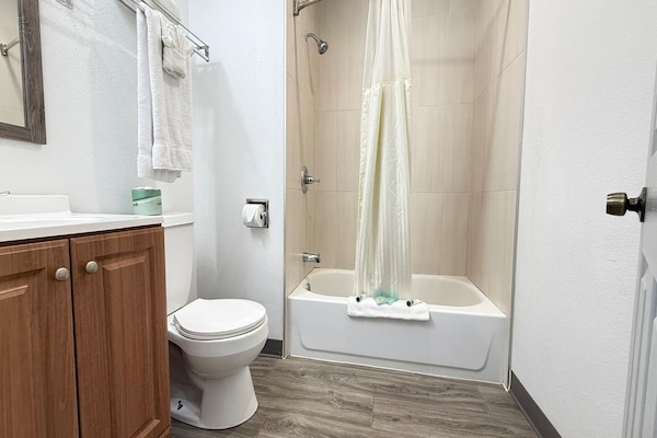 Foto van 2 Dubbele Bedden Niet Roken Met Studio - Vakantiehuis in Portland OR - BathRoom