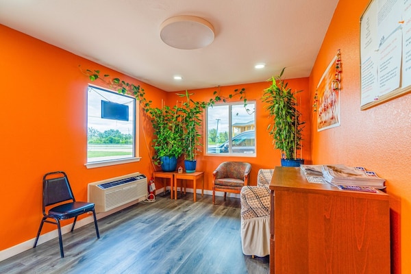 Foto van Queen Bed Niet Roken - Vakantiehuis in Rockdale TX - HallReception