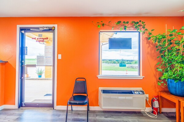 Foto van Queen Bed Niet Roken - Vakantiehuis in Rockdale TX - HallReception