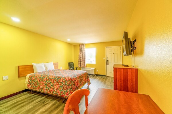 Foto van Queen Bed Niet Roken - Vakantiehuis in Rockdale TX - BedRoom