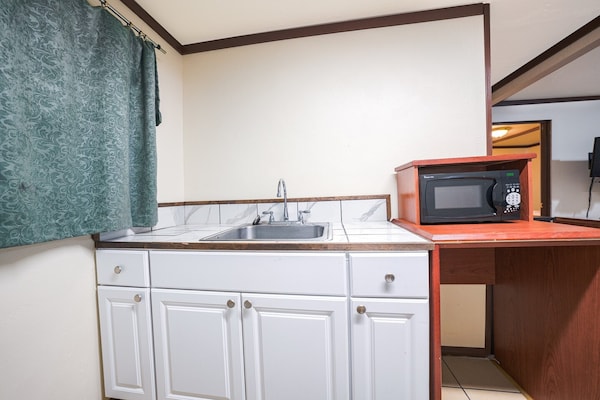 Foto van Tweepersoonsbed (Queensize) | OYO Hotel Portland - Vakantiehuis in Sandy OR - BedRoom