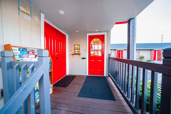 Foto van Tweepersoonsbed (Queensize) | OYO Hotel Portland - Vakantiehuis in Sandy OR - FloorPlan