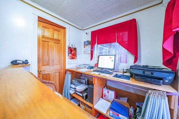 Foto van Tweepersoonsbed (Queensize) | OYO Hotel Portland - Vakantiehuis in Sandy OR - HallReception