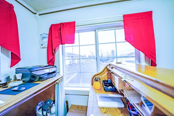 Foto van Tweepersoonsbed (Queensize) | OYO Hotel Portland - Vakantiehuis in Sandy OR - HallReception