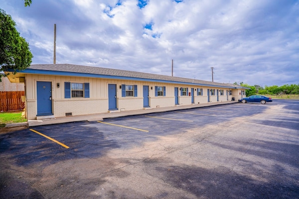 Foto van Snyder TX | Kingsize bed - Vakantiehuis in Snyder TX - parking
