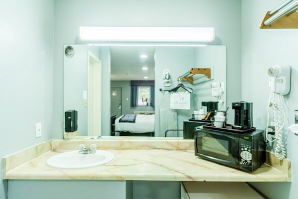 Foto van Tweepersoonsbed (queensize) | Rookvrij - Vakantiehuis in Snyder TX - BathRoom