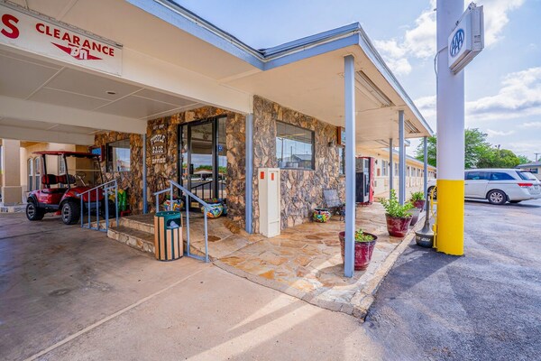 Foto van Tweepersoonsbed (queensize) | Rookvrij - Vakantiehuis in Snyder TX - ExteriorSummer
