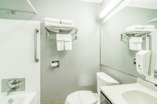 Foto van Queensize bed|Smk|Snyder TX - Vakantiehuis in Snyder TX - BathRoom