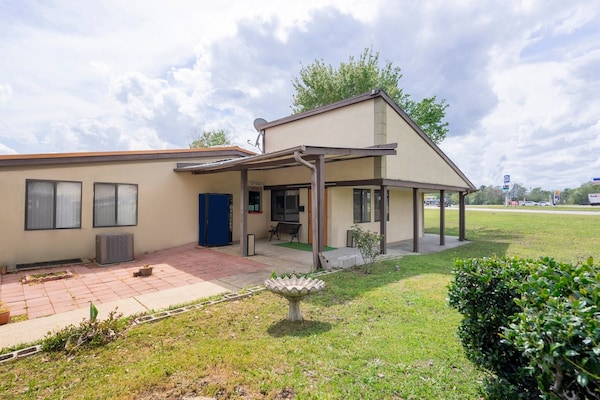 Foto van Suite met 1 slaapkamer | Daleville AL - Vakantiehuis in Daleville AL - ExteriorSummer