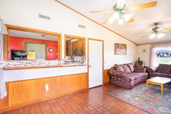 Foto van Suite met 1 slaapkamer | Daleville AL - Vakantiehuis in Daleville AL - HallReception