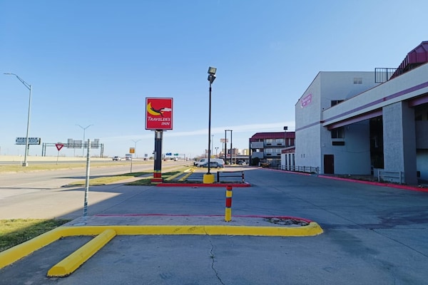 Foto van 1 Suite King Bed Niet-rokende Jacuzzi-badkuip - Vakantiehuis in Wichita Falls TX - ExteriorSummer