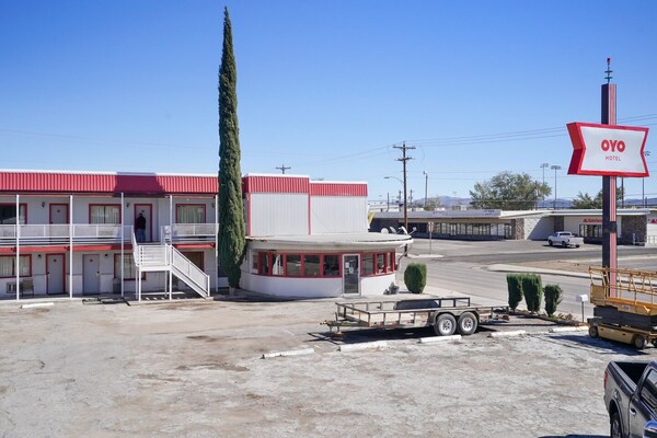 Foto van Queensize bed | Niet roken - Vakantiehuis in Alpine TX - parking