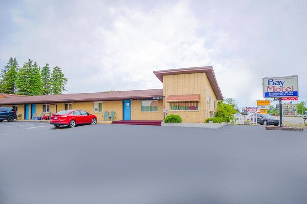Foto van Queensize bed | niet roken - Vakantiehuis in Bay City, MI - ExteriorSummer