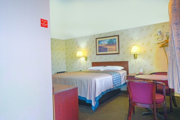 Foto van Queensize bed | niet roken - Vakantiehuis in Bay City, MI - BedRoom