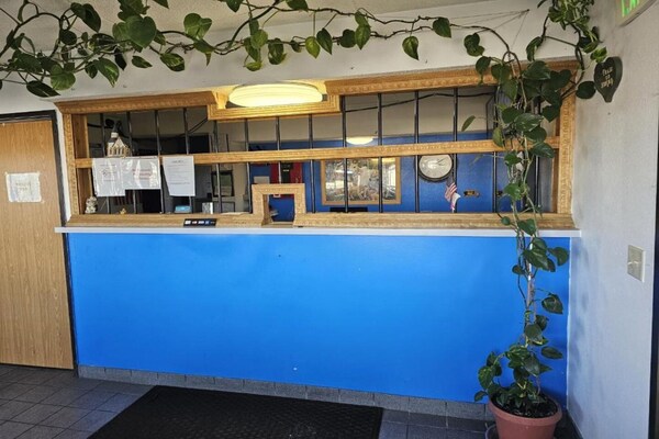 Foto van Queen Bed Niet Roken - Vakantiehuis in Brookville, OH - HallReception
