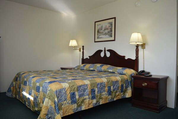 Foto van Queen Bed Niet Roken - Vakantiehuis in Brookville, OH - BedRoom