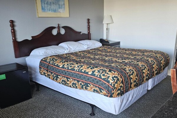 Foto van Queen Bed Niet Roken - Vakantiehuis in Brookville, OH - BedRoom