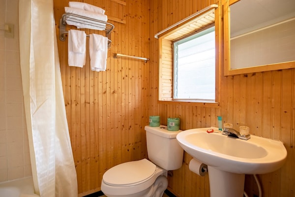 Foto van Tweepersoonsbed (queensize) met eenpersoonsbed | Bryson City - BathRoom