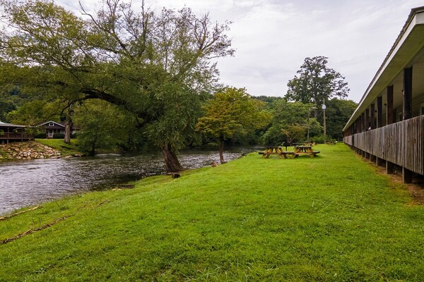 Foto van Tweepersoonsbed (queensize) met eenpersoonsbed | Bryson City - GardenSummer
