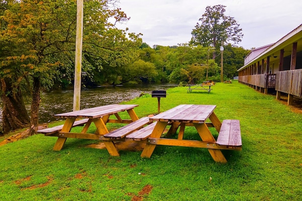 Foto van Tweepersoonsbed (queensize) met eenpersoonsbed | Bryson City - GardenSummer