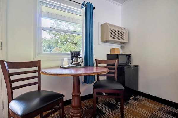 Foto van 1 Queen En 1 Twin Room Met Kitchenette - Vakantiehuis in Bryson city - BedRoom