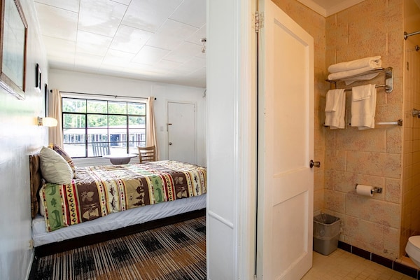 Foto van Queen Room - Riverfront - Vakantiehuis in Bryson city - BedRoom