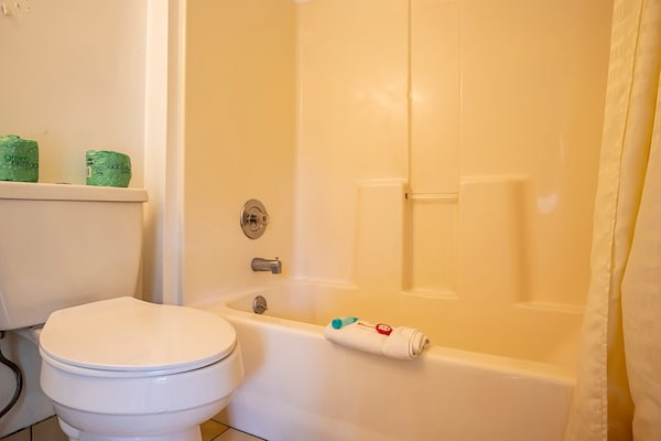 Foto van Queen Room - Riverfront - Vakantiehuis in Bryson city - BathRoom