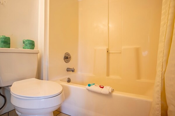 Foto van Queensize bed | Niet roken - Vakantiehuis in Bryson city - BathRoom