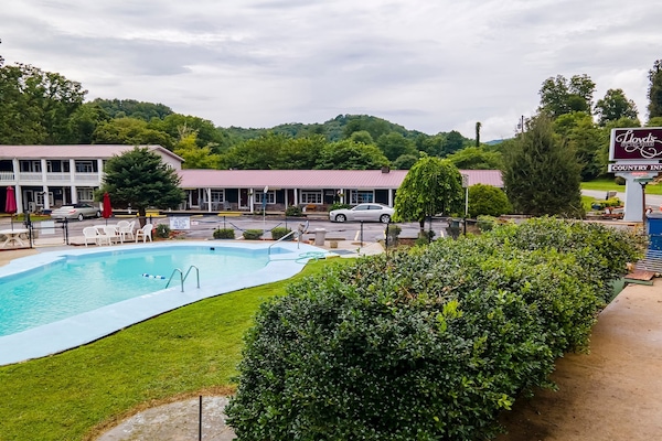 Foto van Queensize bed | Niet roken - Vakantiehuis in Bryson city - Pool